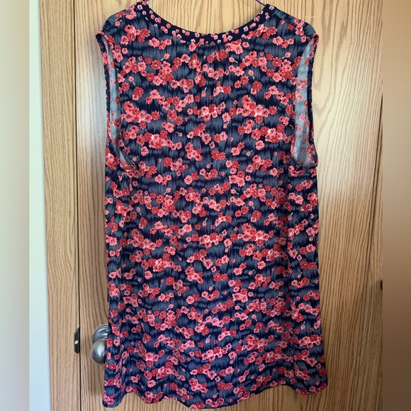 Dalia 1X blouse, EUC, plus size, beautiful floral print - Picture 2 of 5